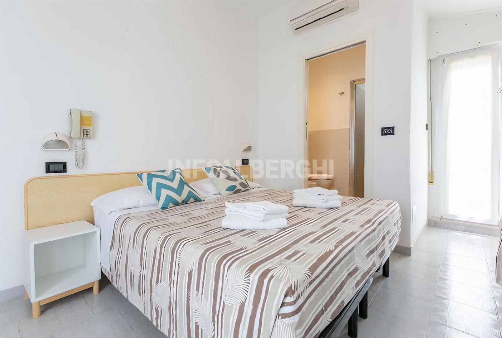 Albergo Villa Denny Rimini Esterno foto