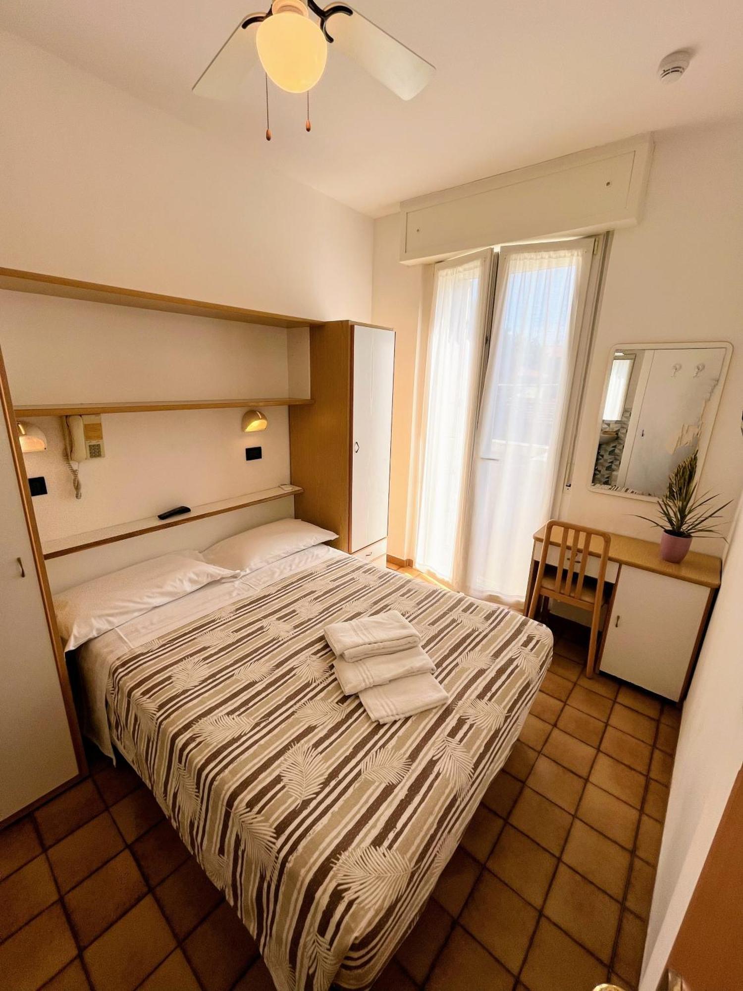 Albergo Villa Denny Rimini Esterno foto