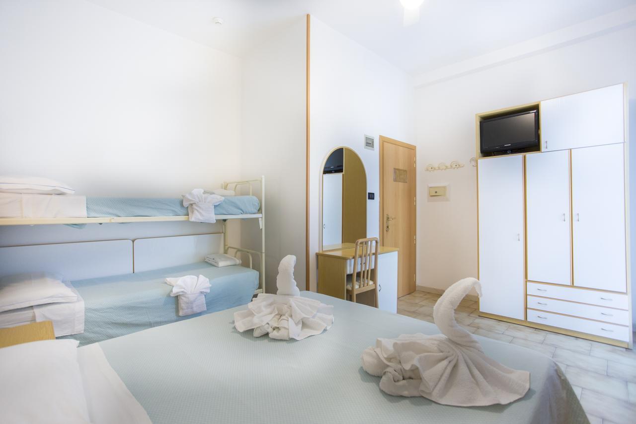 Albergo Villa Denny Rimini Esterno foto